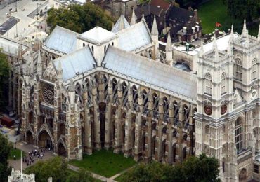 FILE -- Westminster Abbey in London, is seen in this Sept. 25, 2002 file photo. Prince William and Kate Middleton will marry April 29 2011, in the Abbey, the historic London church where Princess Diana's funeral was held. Royal officials said Tuesday that the couple chose the venue for its beauty, intimacy and historic royal connections, and the date because they wanted a spring wedding. (AP Photo/Andrew Parsons, pa, file) UNITED KINGDOM OUT: NO SALES: NO ARCHIVE: