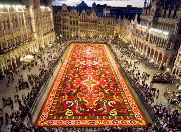 ковер из цветов в Бельгии