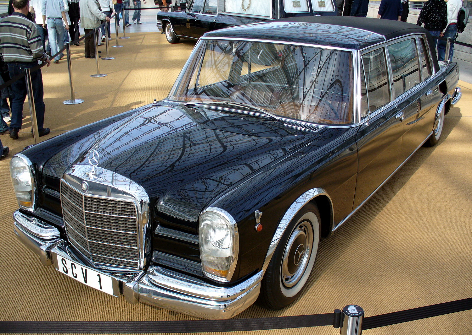 Mercedes-Benz_600_Pullmann_Landaulet_Papst_Paul_VI