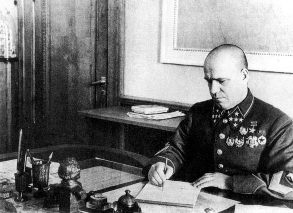 Г. Жуков за работой