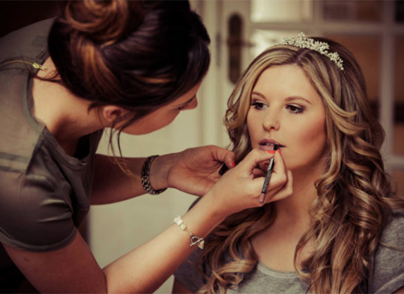 Визажист за работой